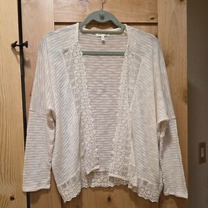 Lace Trim Monteau Los Angeles Women's White Sweater Cardigan Shacket